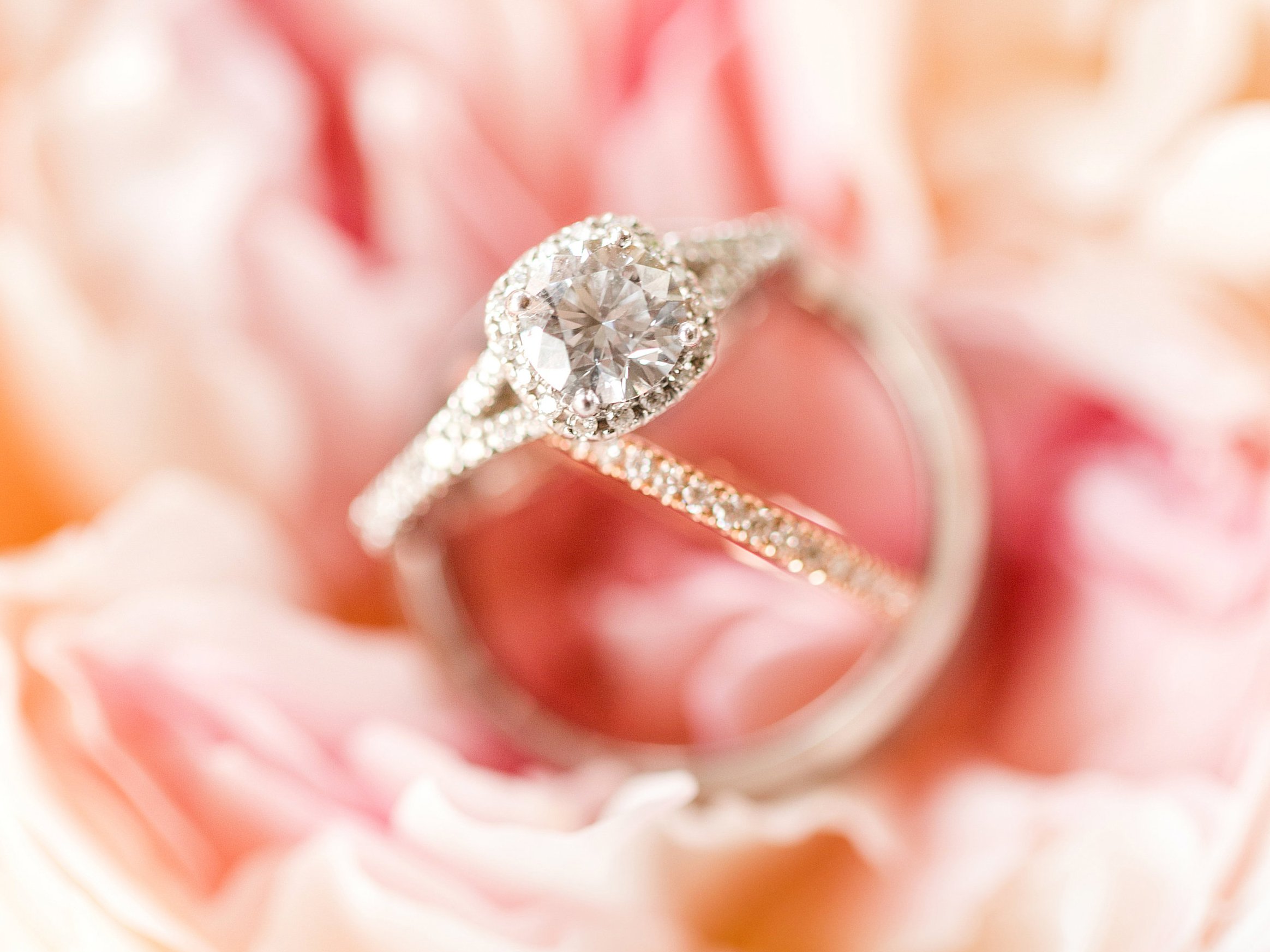 How to Buy Diamond Rings Online | Diamond Buzz